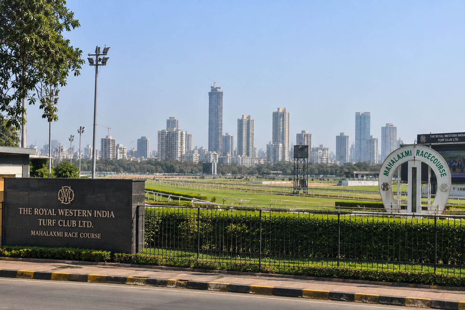 Race Course - Show from Running Bus